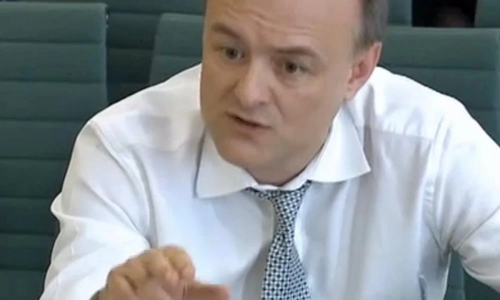 Ηνωμένο Βασίλειο: Παραιτείται το δεξί χέρι του Μπόρις Τζόνσον